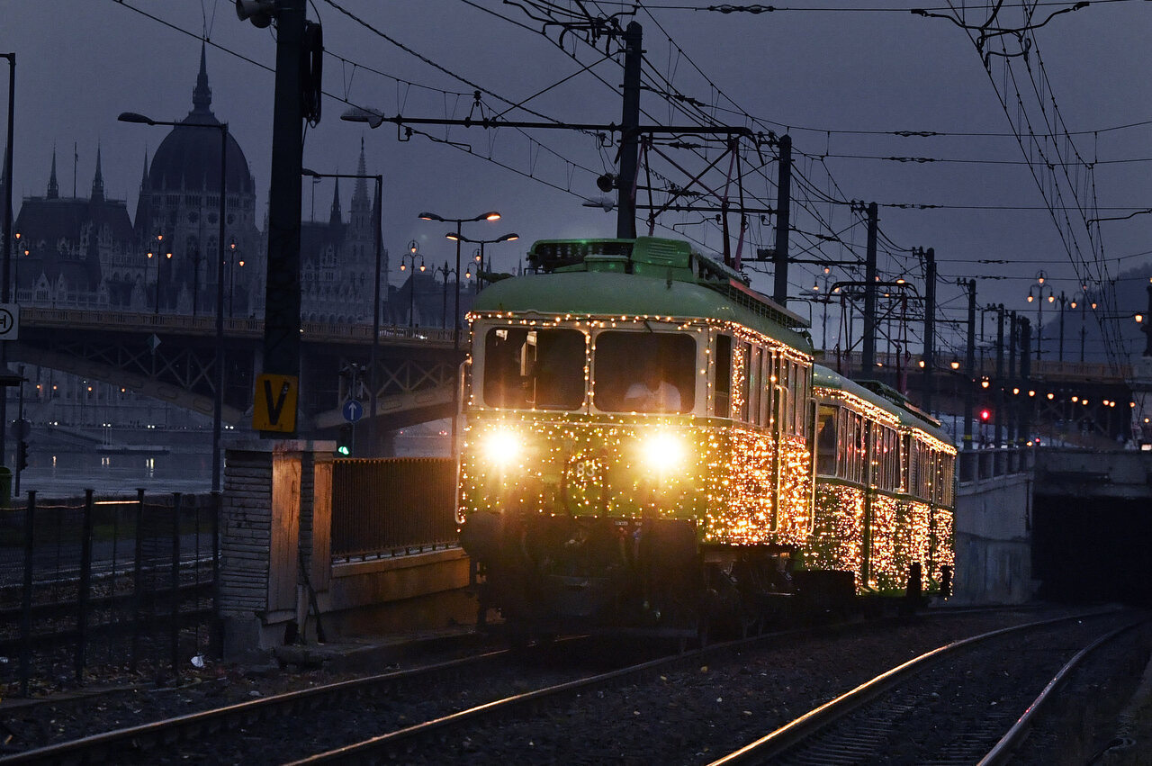 hév-christmas-budapest