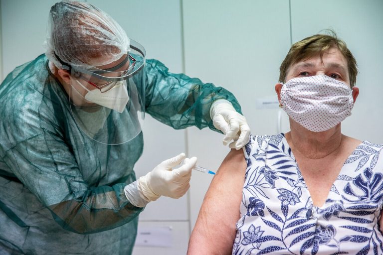 vaccine-hungary-hospital