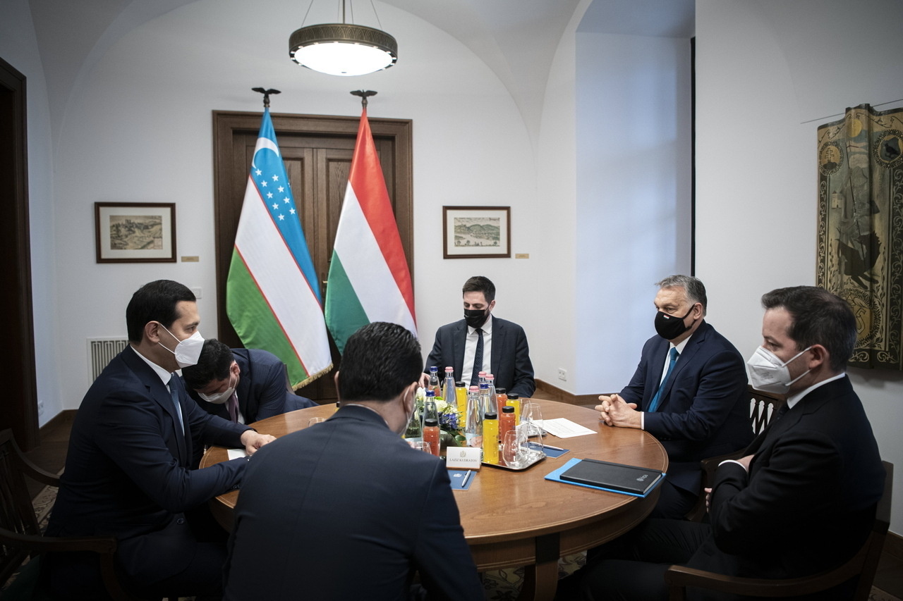 维克托·欧尔班总理在布达佩斯会见了乌兹别克斯坦副总理萨多尔·乌穆尔扎科夫