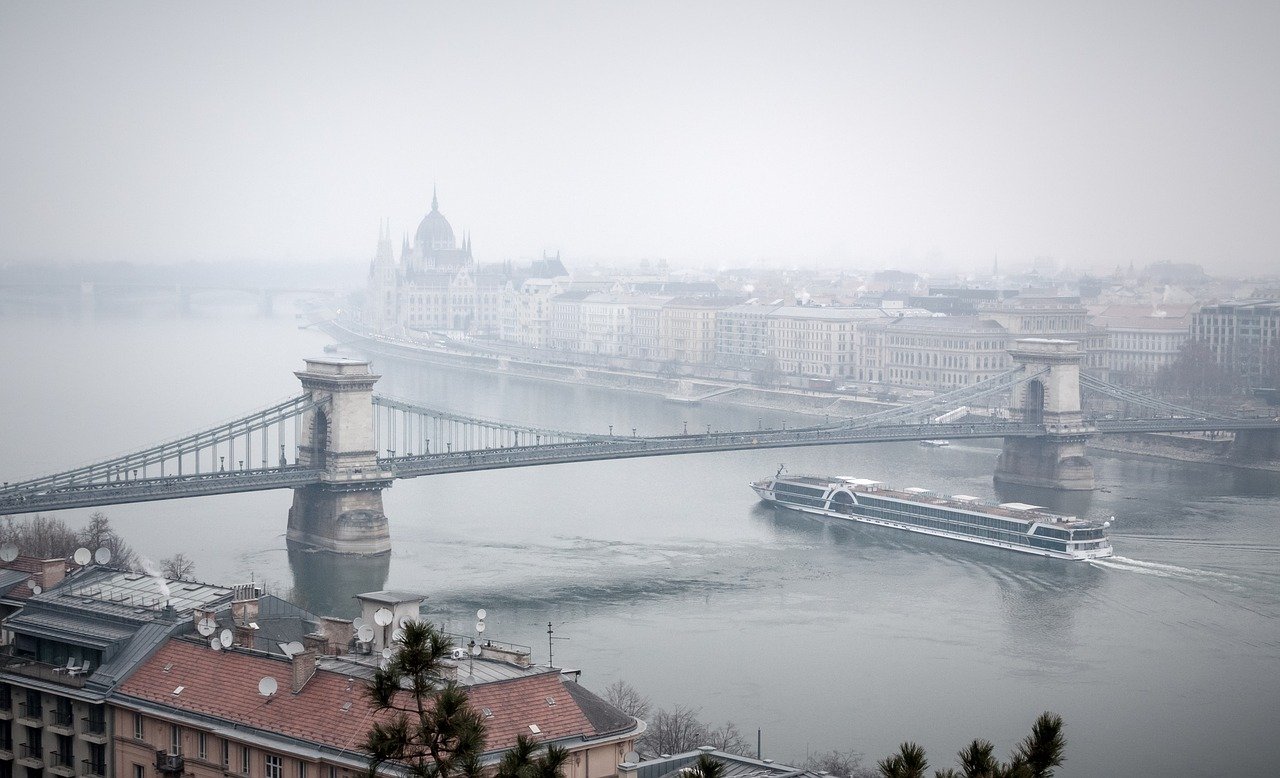 ブダペストのスモッグ霧
