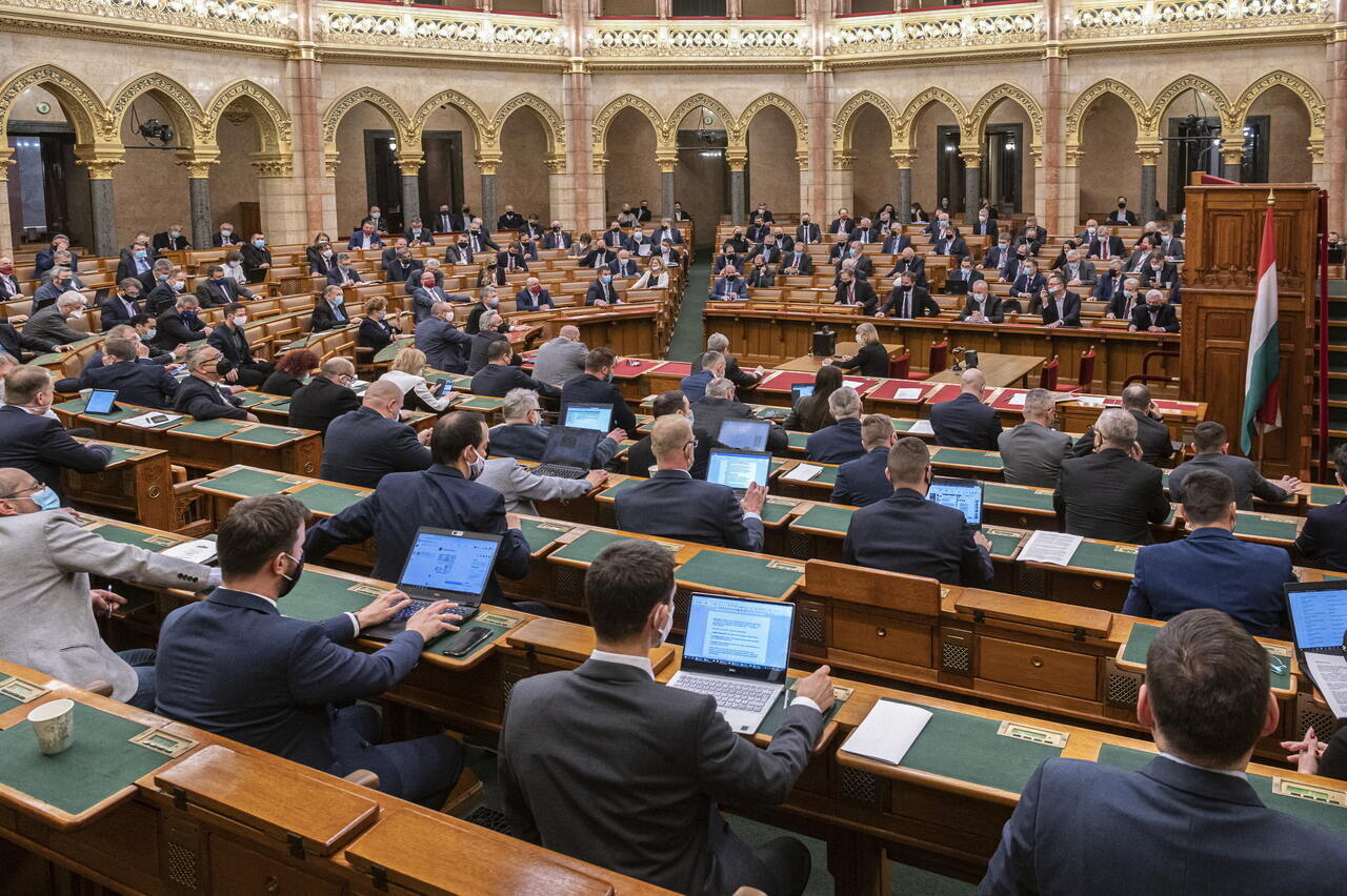 हंगरी_संसद_2021