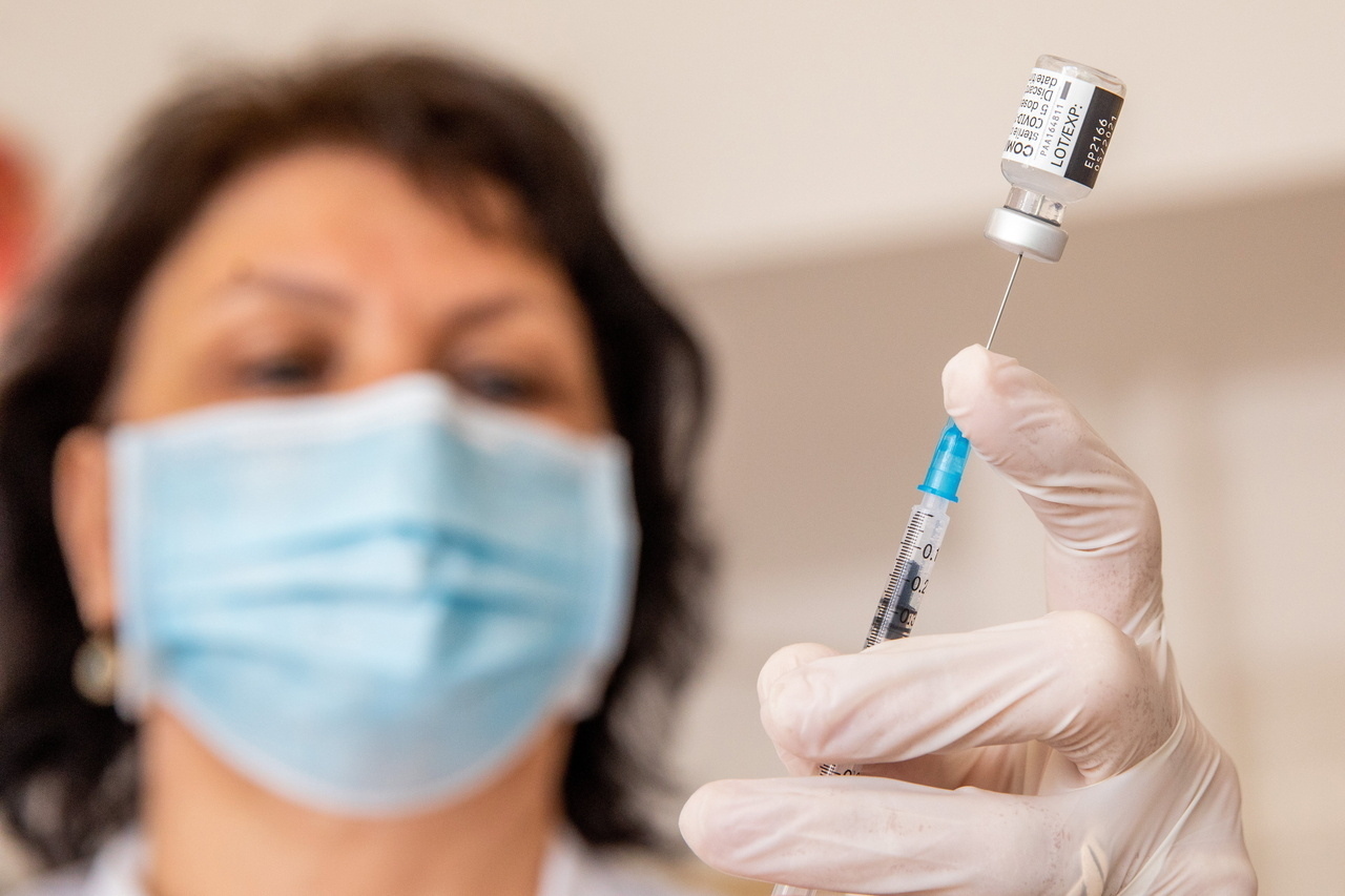 Očkování proti koronaviru Vakcina Oltás Oltópont Koronavírus