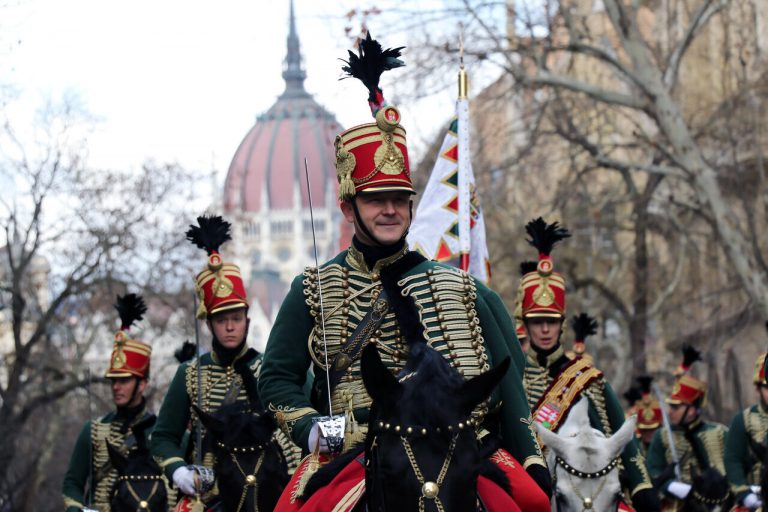 March 15 Hussar Március Huszár Felvonulás