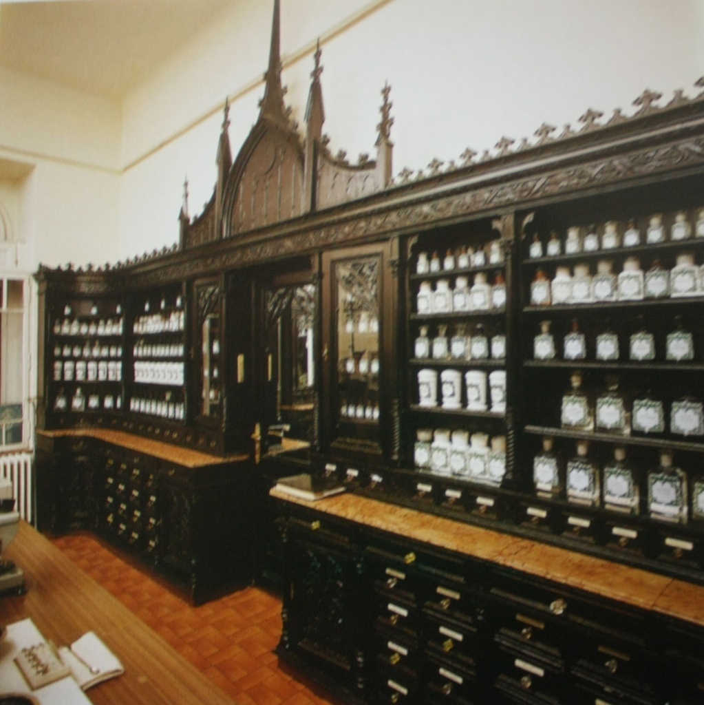 Pharmacy Cabinet Gógyszertári Berendezés Furniture Bútor