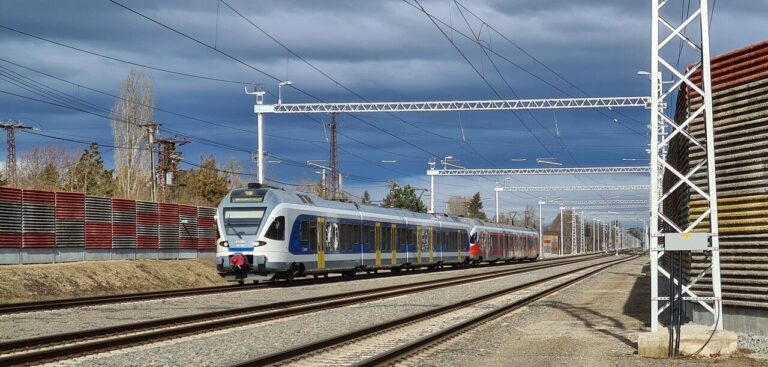 MÁV isaszeg train