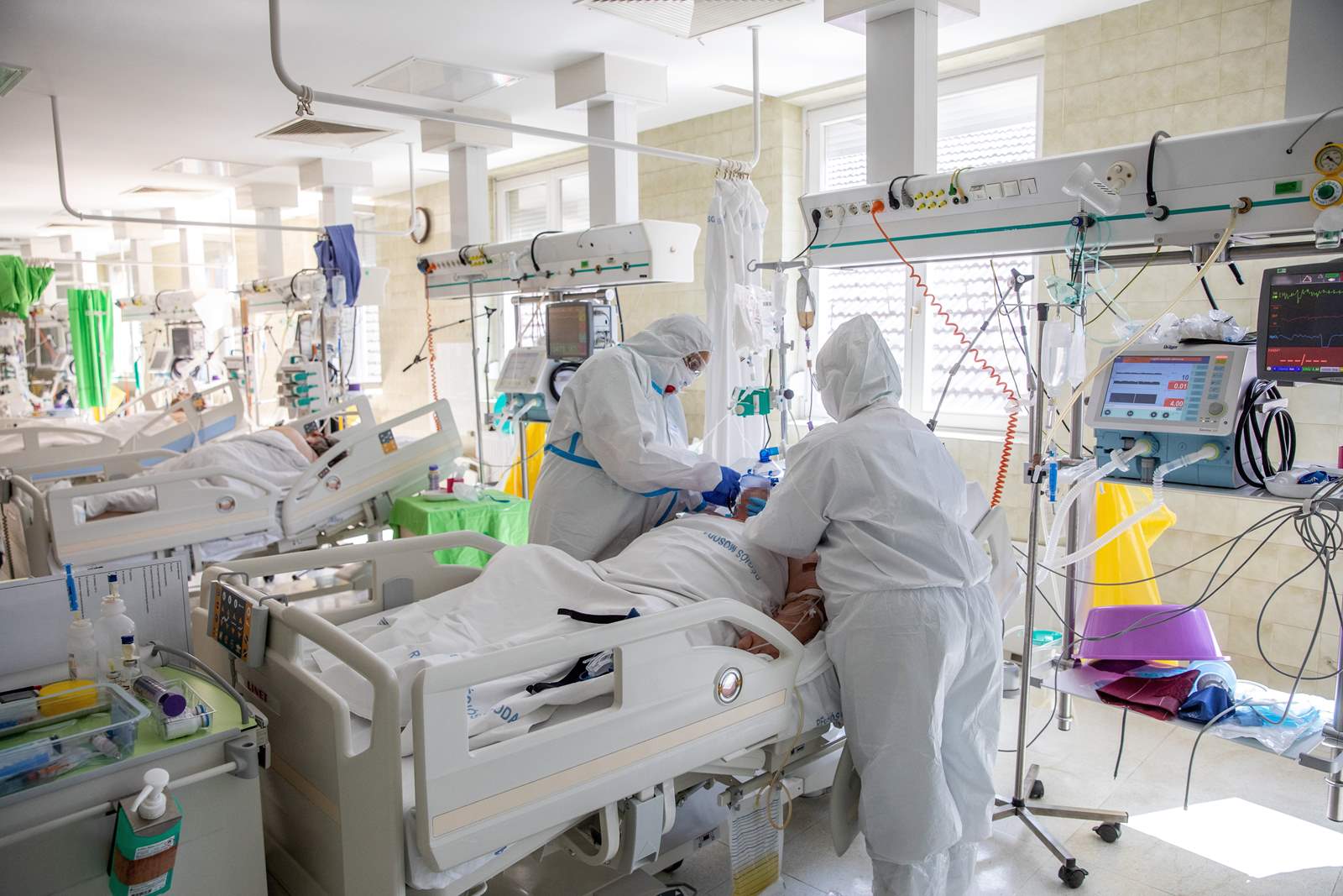جهاز التنفس الصناعي للمستشفى المجري لفيروس كورونا كوفيد 19