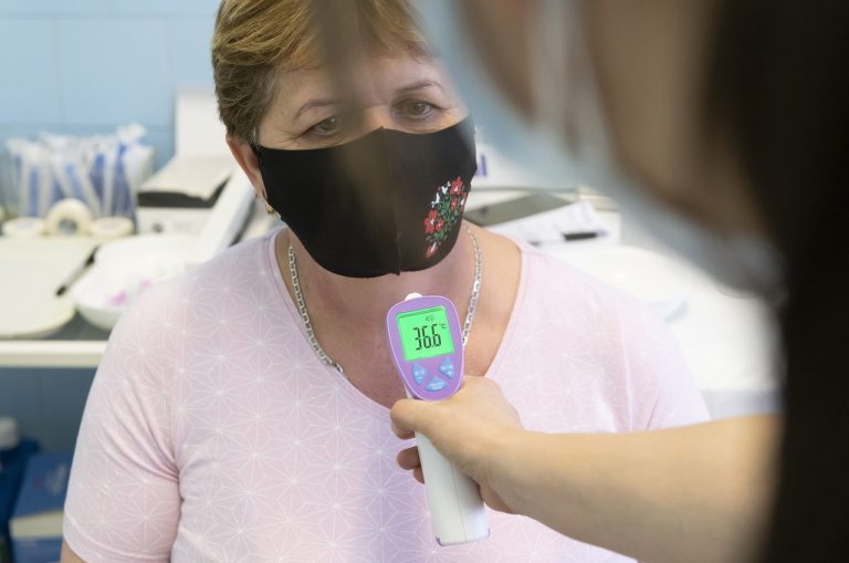 coronavirus-fever-hospital-hungary-health