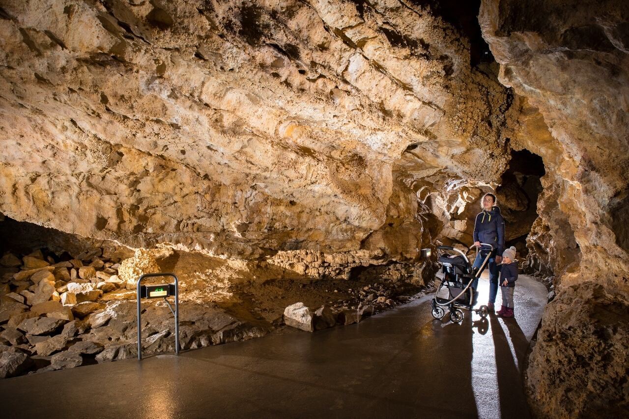 Kamenný útvar jeskyně Szemlő-hegyi 3