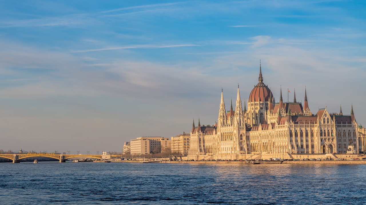 budapešťský parlament pixabay