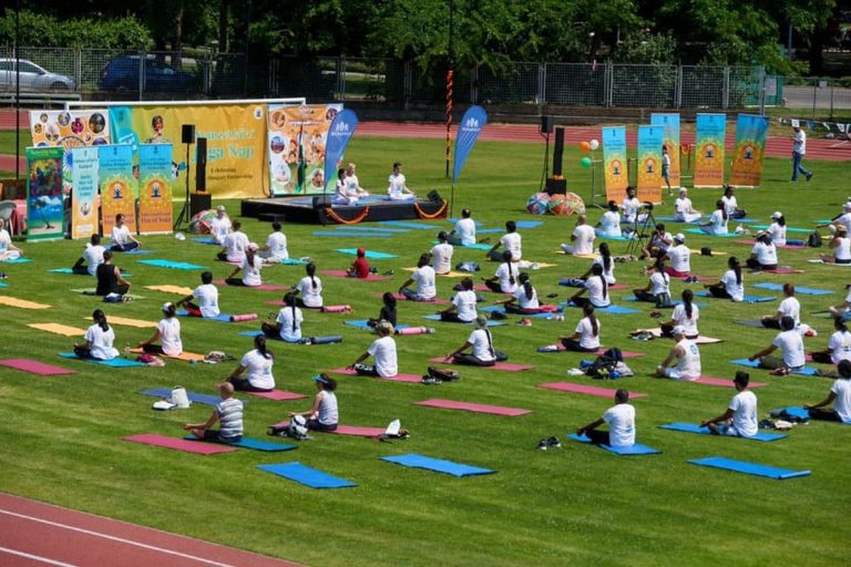 yoga day hungary