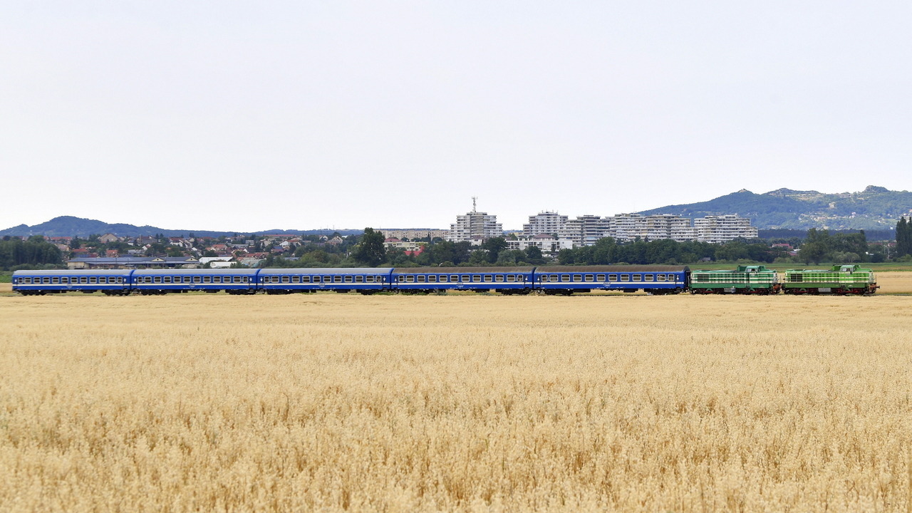 Hungary agriculture-train-land