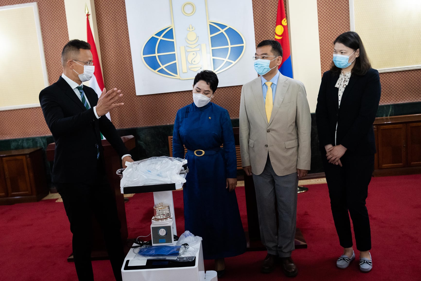 جهاز التنفس الصناعي szijjártó منغوليا