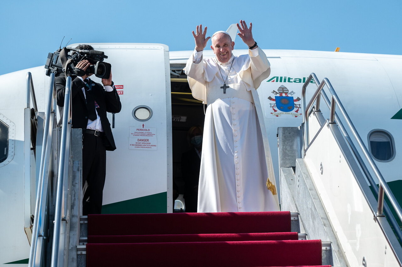 Papst Franziskus verlässt Ungarn 11