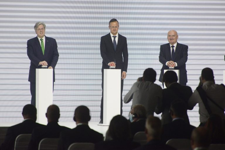 مجموعة Schaeffler Group Plant Szombathely 1