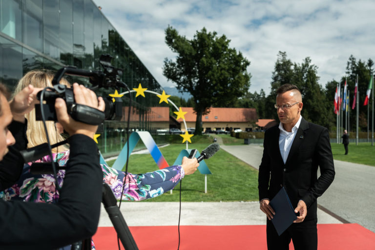 Piste Szijjártó Péter Interview 2015