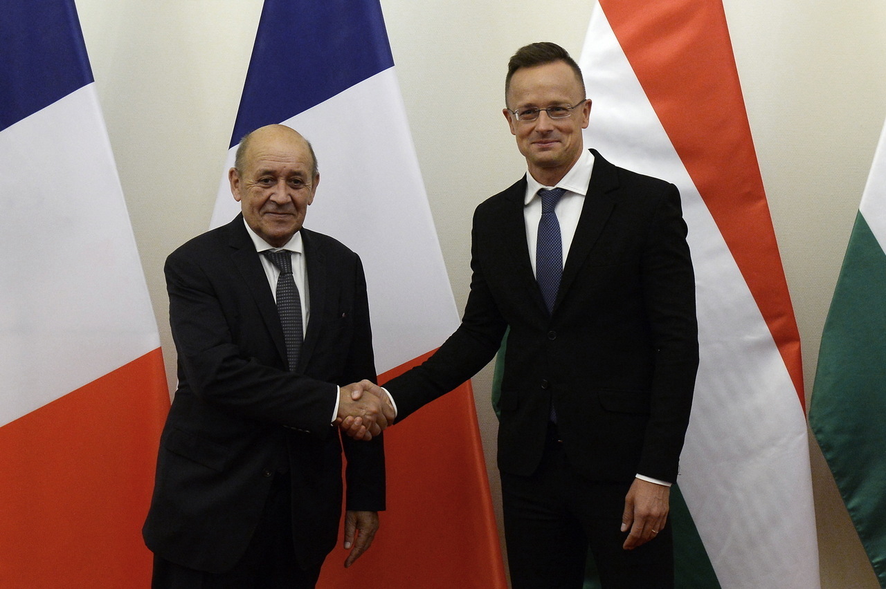 Сийярто и министр иностранных дел Франции