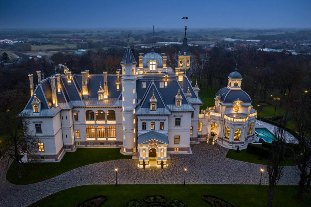 Замок БОТАНІК Тура-Угорщина