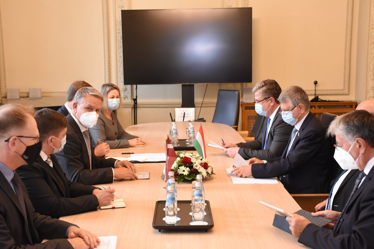 Baltic-states-speaker