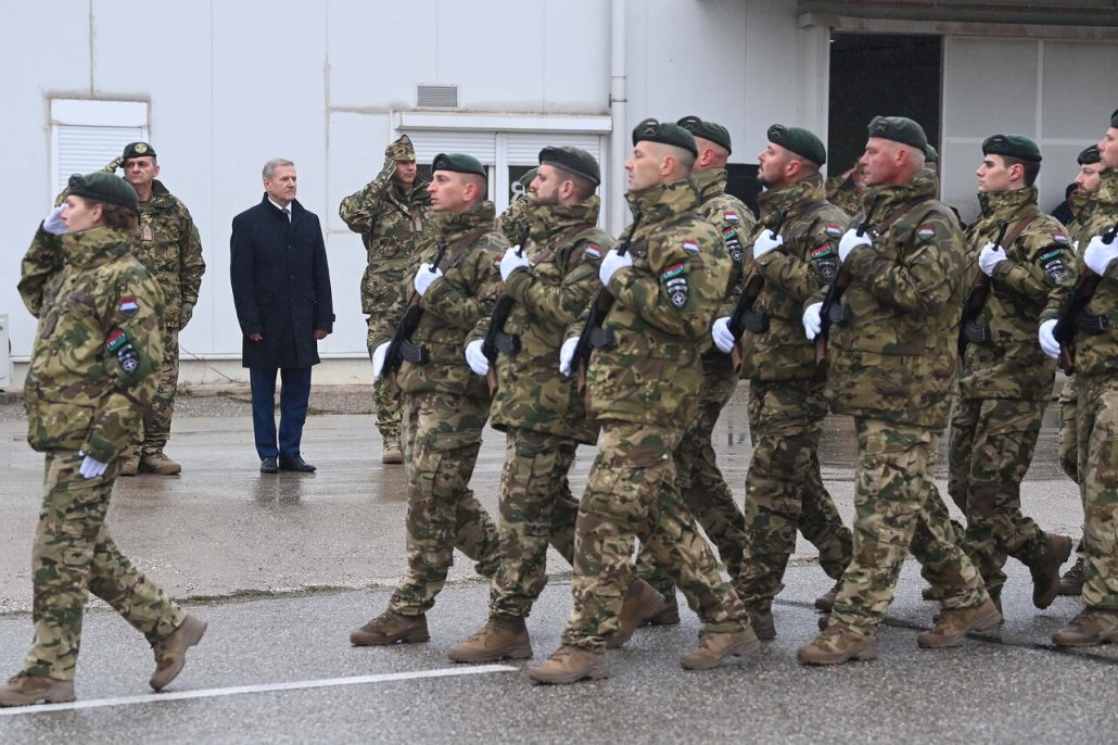 Forces de défense hongroises au Kosovo