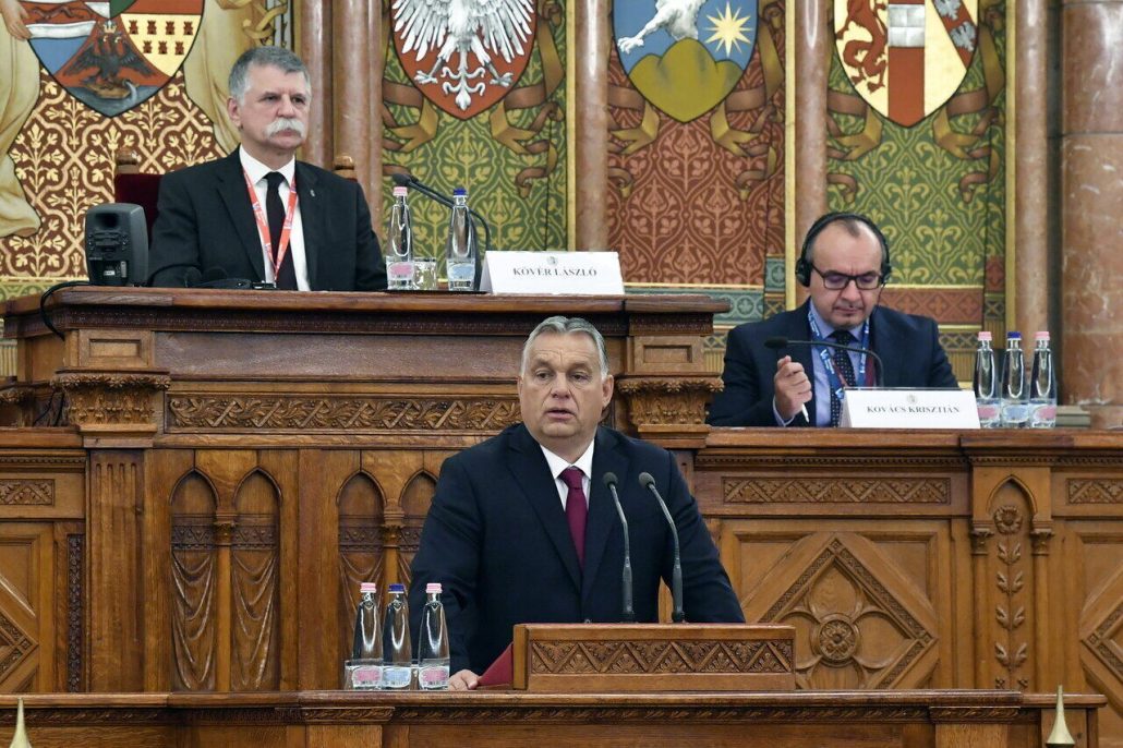 Parliament-Orban-Kover