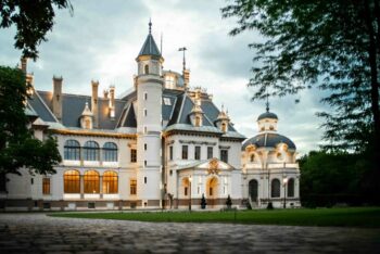 БОТАНИК Замок Туры-Венгерский аристократический замок