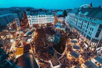 Vánoční trhy_Vörösmarty Square_Budapest
