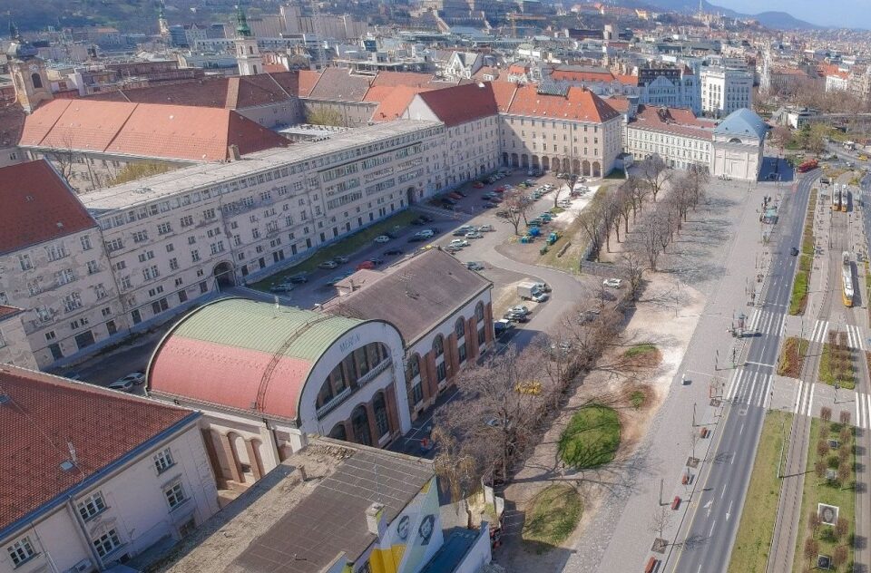 City-hall-Budapest