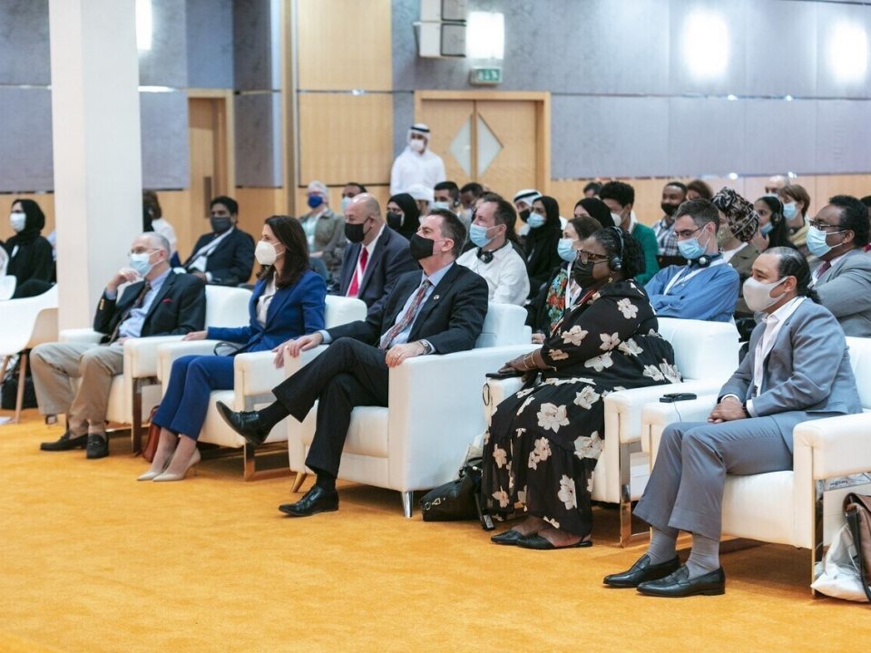 SE Meghan Gregonis, US-Generalkonsulin in Dubai, VAE, unter den Teilnehmern der 8. Sharjah International Library Conference (SILC)