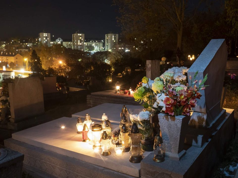 cemetery hungary candle