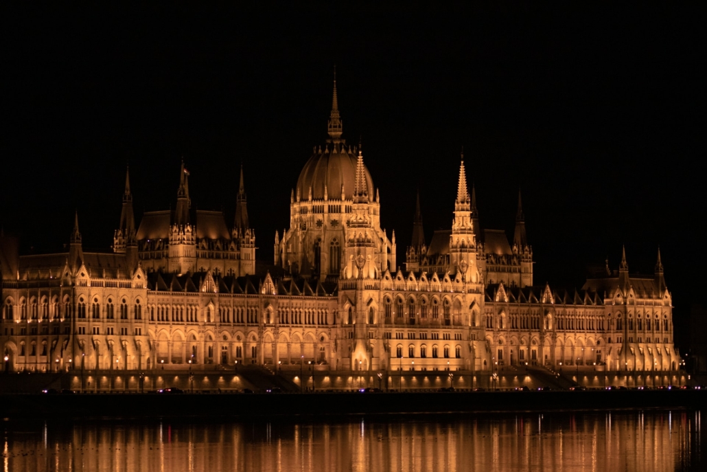 Budimpešta Znamenitosti Parlament Parlament Danube 2