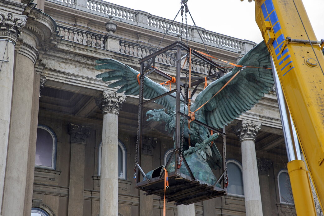 Turul Budapest restoration