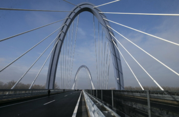 Мост через реку Тиса