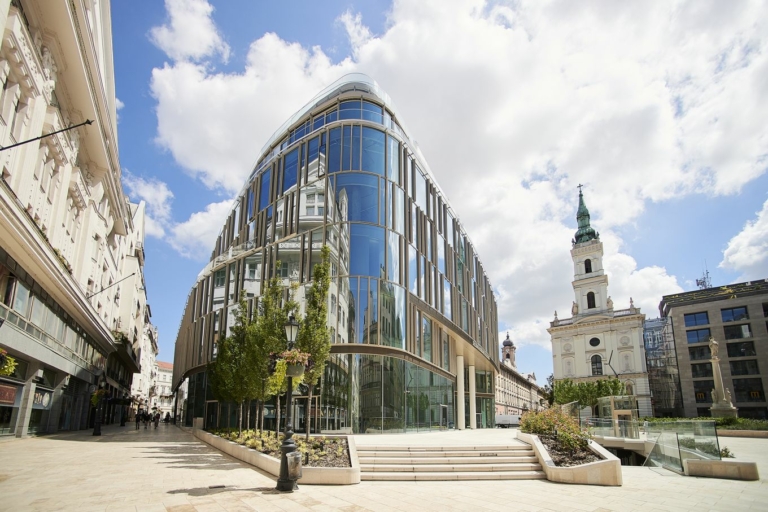 Szervita Square Building-Budapest