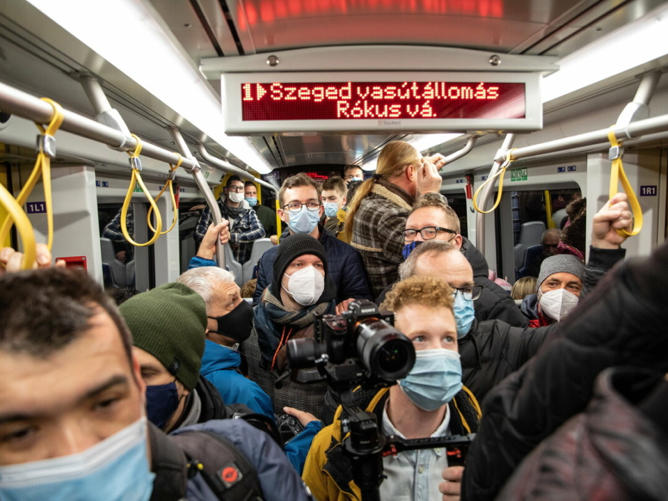 Tram-train-crowd