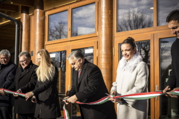 Viktor Orbán inaugurating a swimming pool in Gödöllő