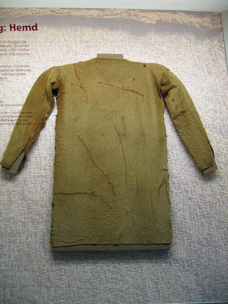 Germanic tunic