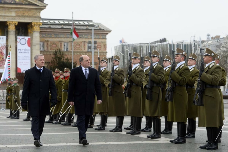 Hungarian Defence Minister Benkő and his British counterpart, Ben Wallace