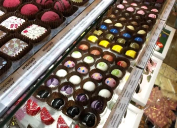 Sladké jedinečné čokoládové bonbóny