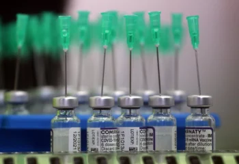Вакцина Vakcina Ampulla Ampoule Oltás Koronavírus Coronavirus