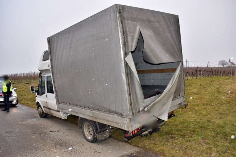 hungarian austrian border van