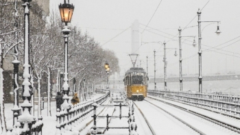zimní budapešťská tramvaj