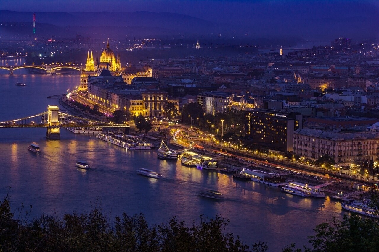 budapest night landscape