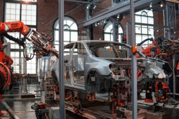 مصنع سيارات اقتصاد صناعي