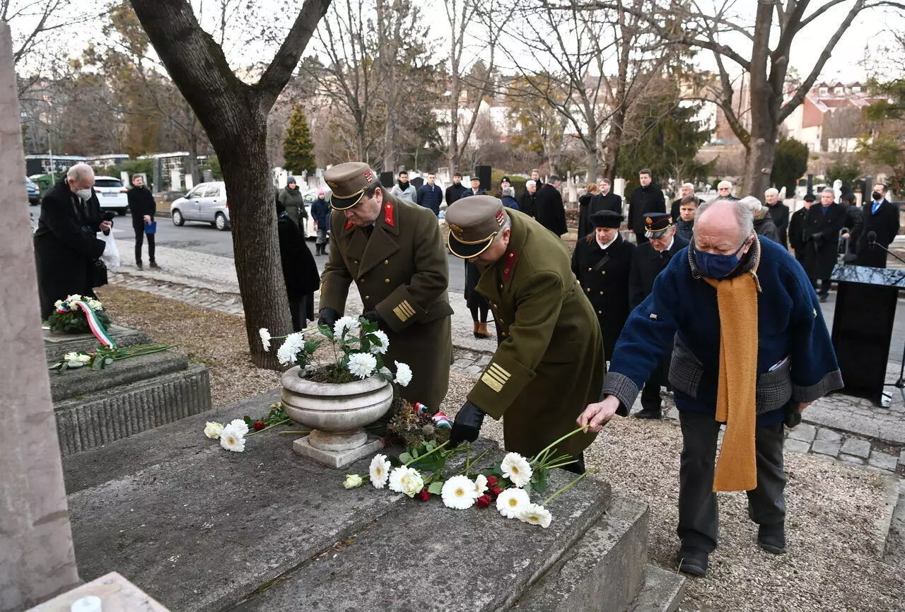 Civilian victims of Budapest WWII siege commemorated 4