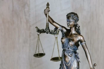 Soudní dvůr Igazság Bíróság Zákonná práva
