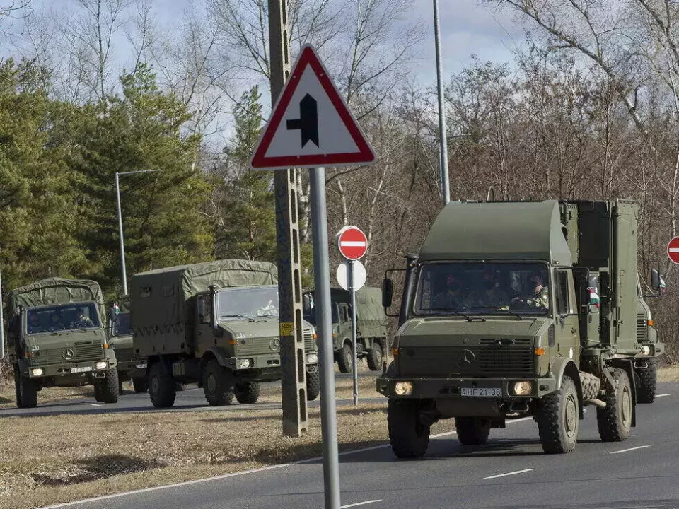 Military-convoy-Hungary