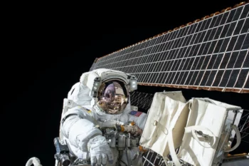Astronauta de la estación espacial de la caminata espacial de la NASA