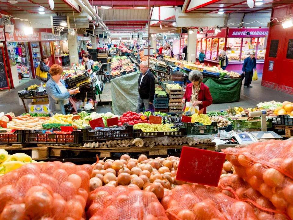 खुदरा क्षेत्र हंगरी दुकान बाजार
