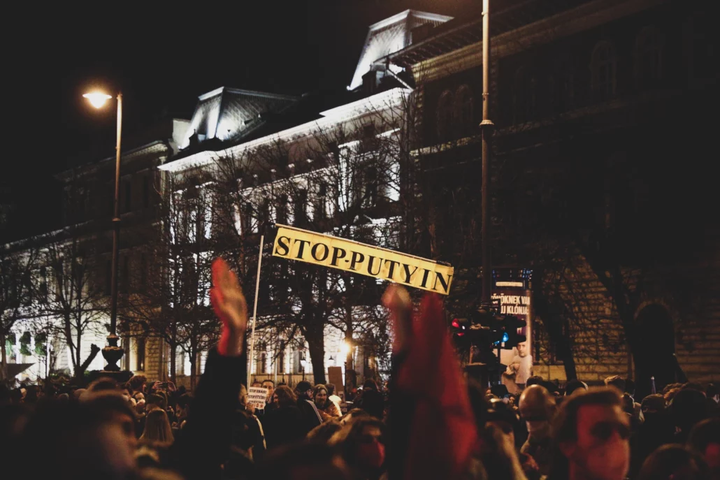 Arrêtez la manifestation de Poutine à Budapest