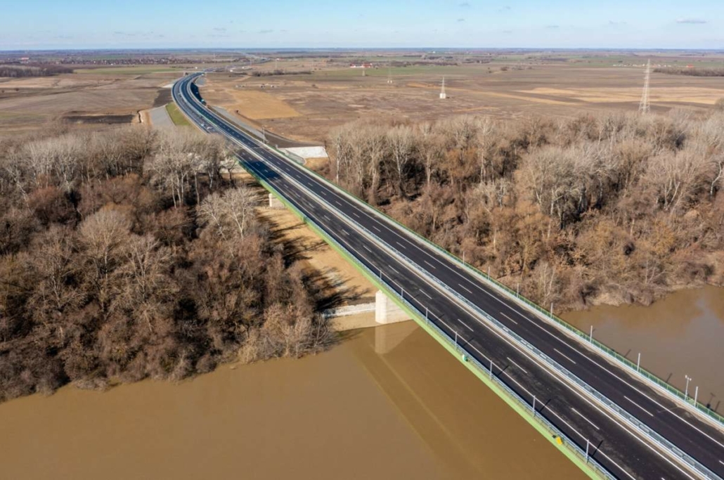 m4 motorway szolnok